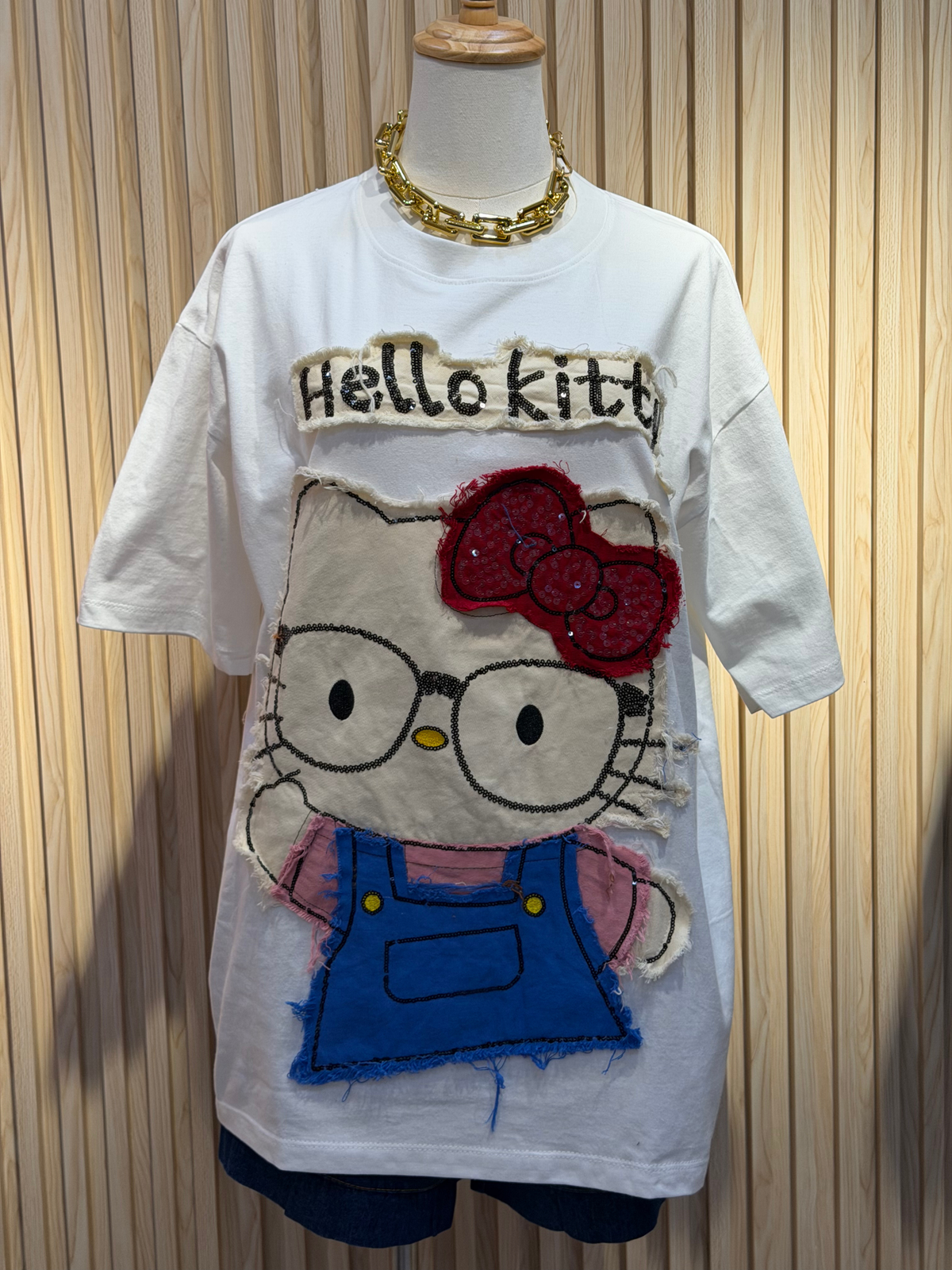 Intrend Hello Kitty Graphic Tee