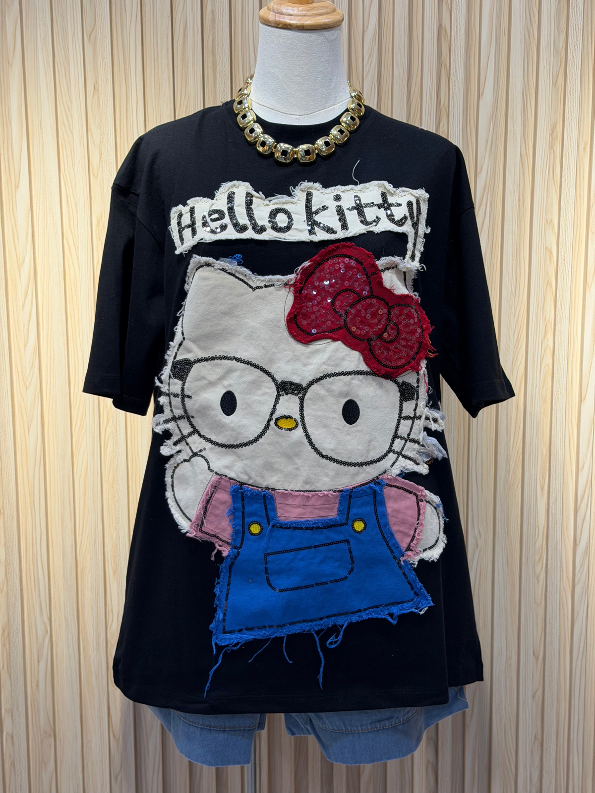 Intrend Hello Kitty Graphic Tee
